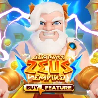 Người dùng vui vẻ trải nghiệm các tính năng của King288 App trên điện thoại